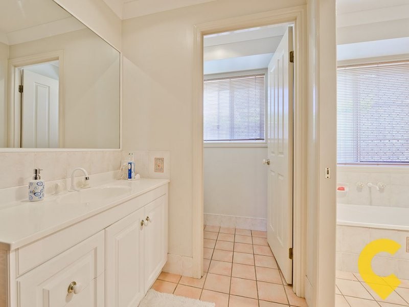 36 Hummingbird Crescent, Wishart QLD 4122