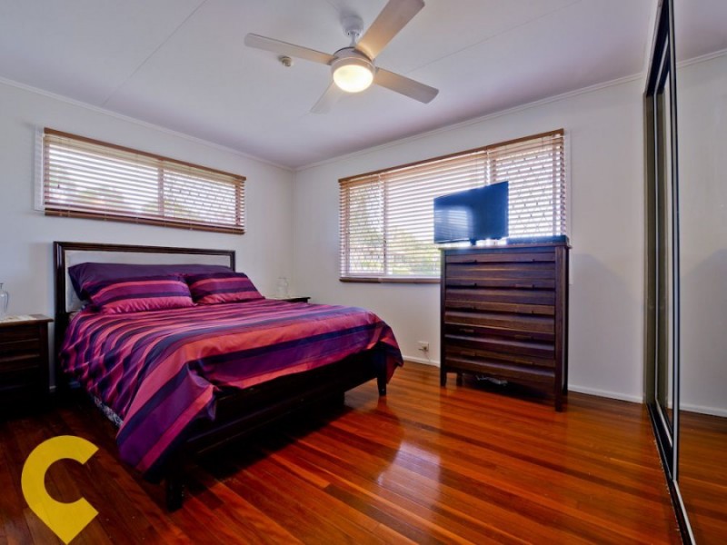 45 Valentia Street, Mansfield QLD 4122