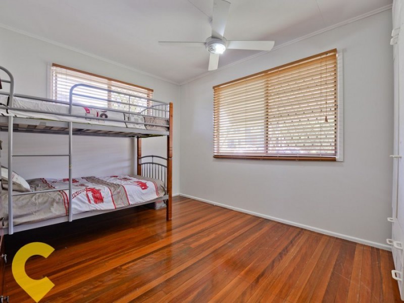 45 Valentia Street, Mansfield QLD 4122