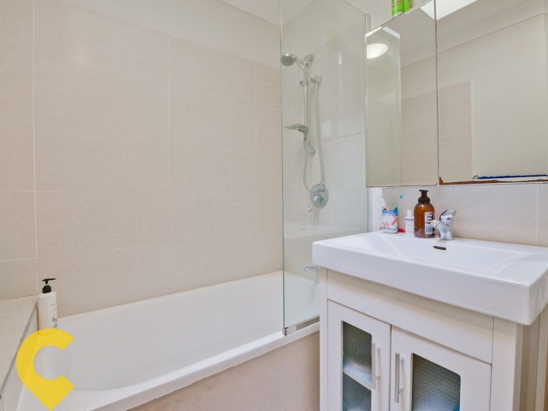 2/10 Foster Street, Newmarket QLD 4051