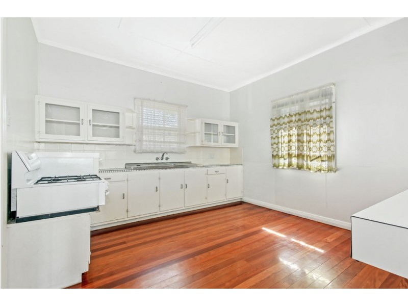 24 Railway Street, Alderley QLD 4051