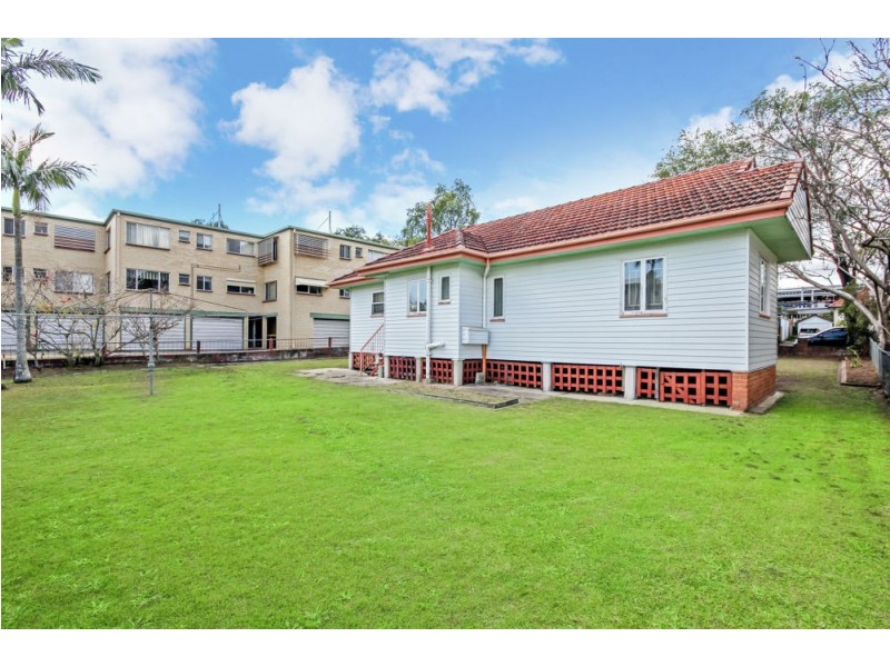 24 Railway Street, Alderley QLD 4051