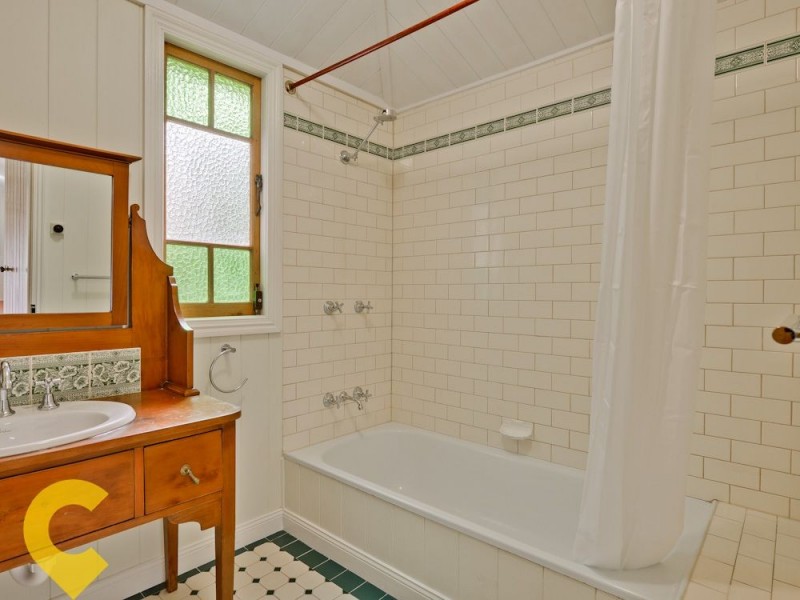 21 Sixth Avenue, Windsor QLD 4030