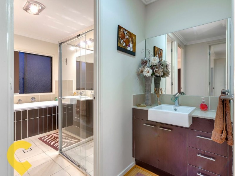 33 Ambrose Drive, Augustine Heights QLD 4300