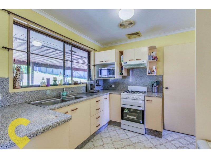 28 Helmsley Court, Carindale QLD 4152