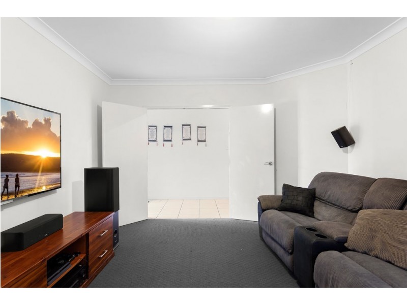 6 Lyrebird Crescent, Upper Kedron QLD 4055