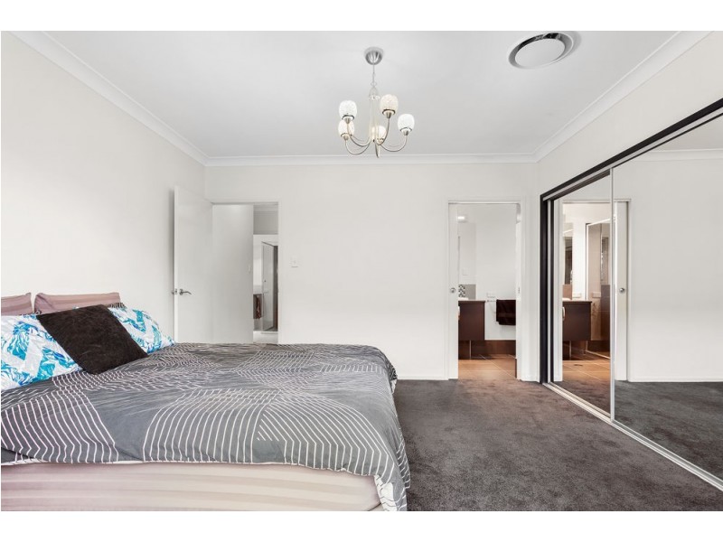 6 Lyrebird Crescent, Upper Kedron QLD 4055