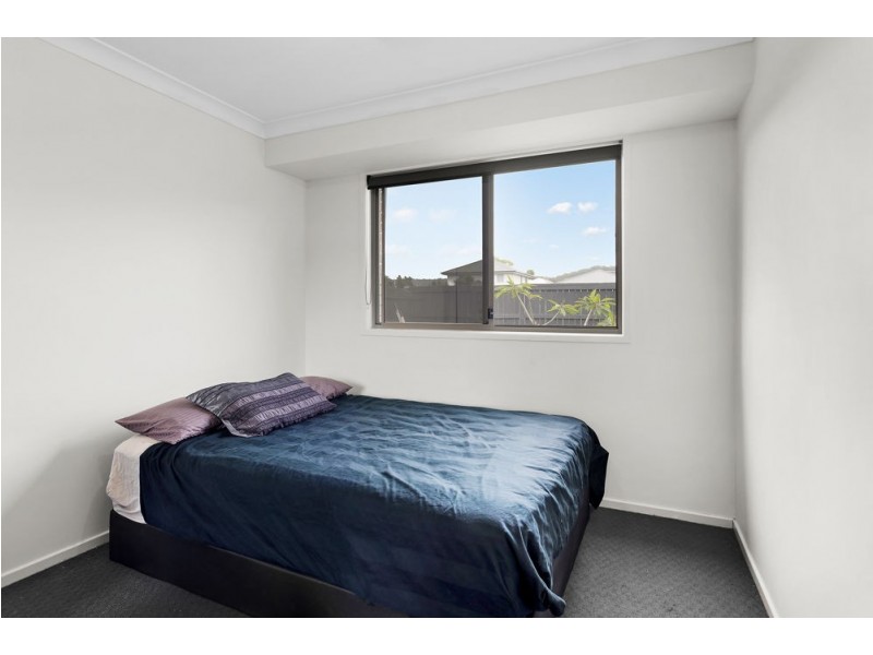 6 Lyrebird Crescent, Upper Kedron QLD 4055