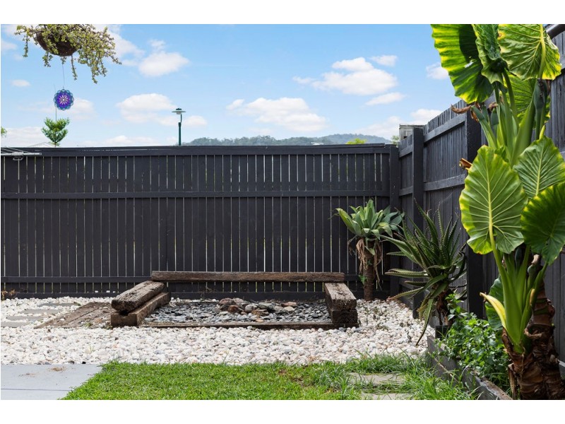 6 Lyrebird Crescent, Upper Kedron QLD 4055