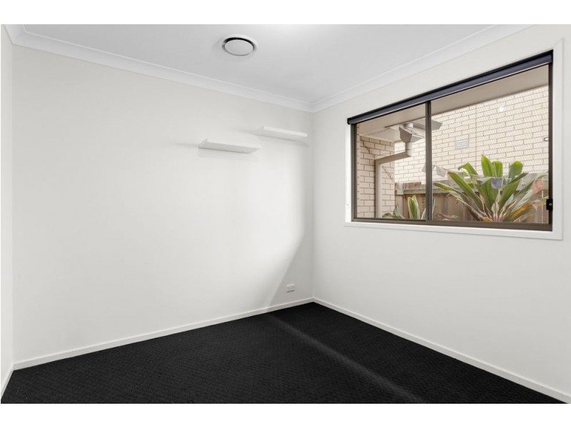 6 Lyrebird Crescent, Upper Kedron QLD 4055