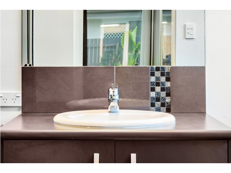 6 Lyrebird Crescent, Upper Kedron QLD 4055