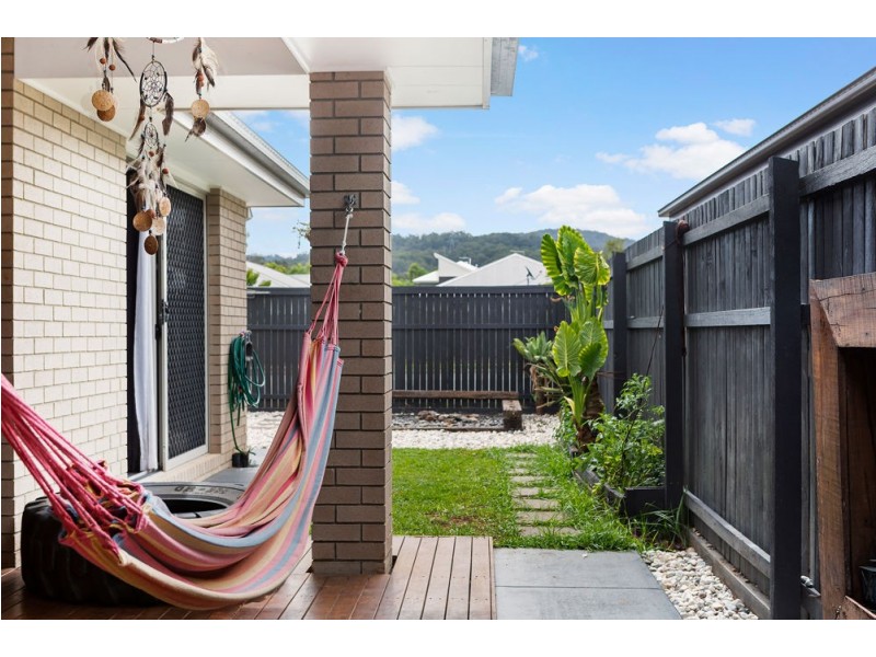 6 Lyrebird Crescent, Upper Kedron QLD 4055
