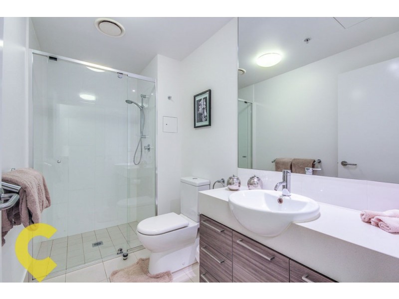 21706/8 Harbour Road, Hamilton QLD 4007