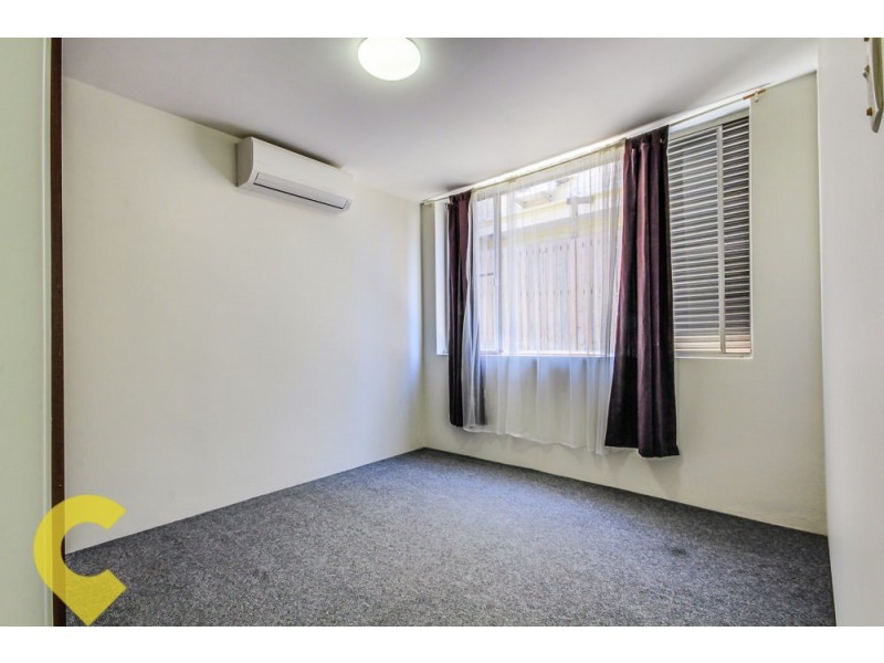 1/25 Normanby Terrace, Herston QLD 4006