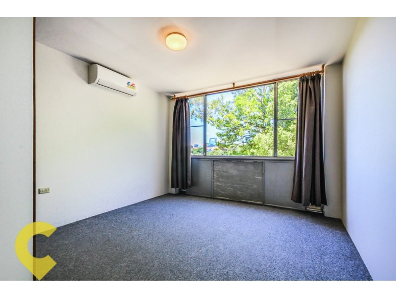 1/25 Normanby Terrace, Herston QLD 4006