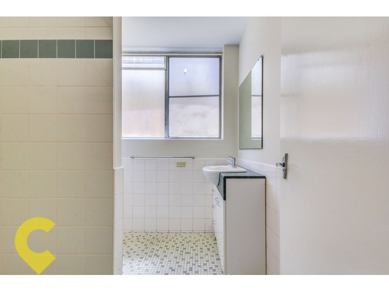 1/25 Normanby Terrace, Herston QLD 4006