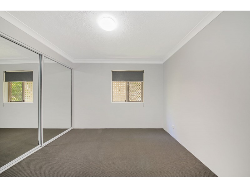 4/115 Central Avenue, Indooroopilly QLD 4068