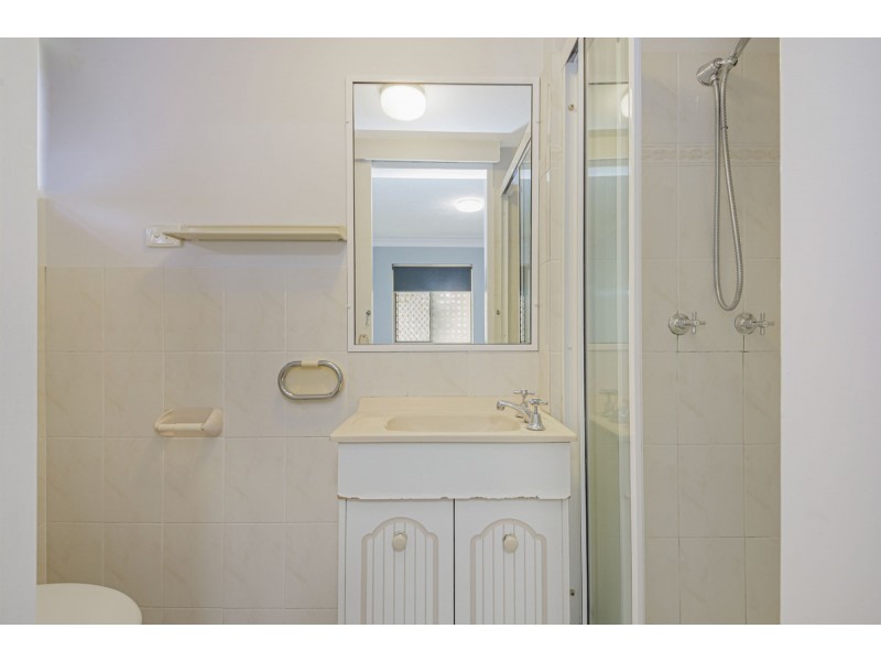 4/115 Central Avenue, Indooroopilly QLD 4068