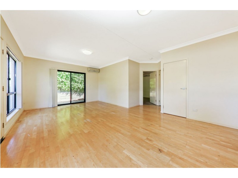 3/27 Oatland Crescent, Holland Park West QLD 4121