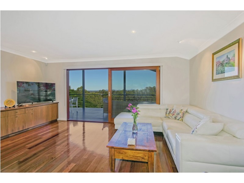 30 Royston Street, Brookfield QLD 4069