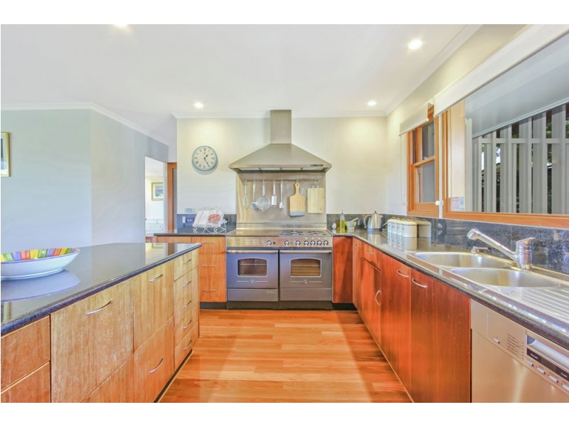 30 Royston Street, Brookfield QLD 4069