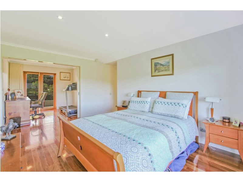 30 Royston Street, Brookfield QLD 4069