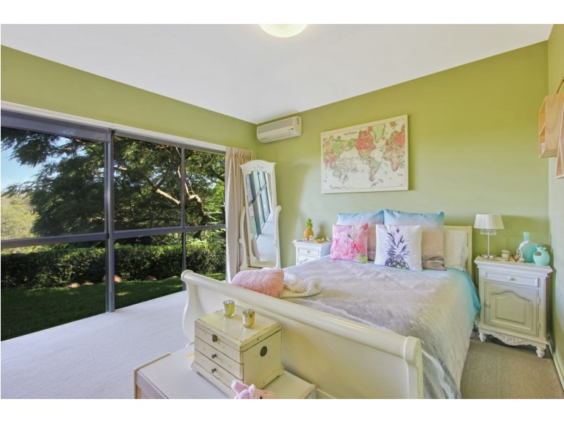 30 Royston Street, Brookfield QLD 4069