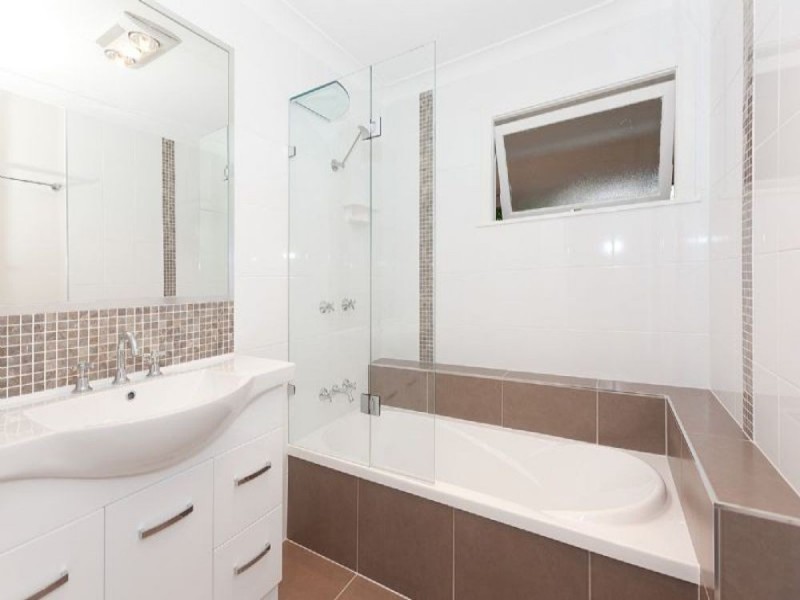 84 Hendren Street, Carina QLD 4152