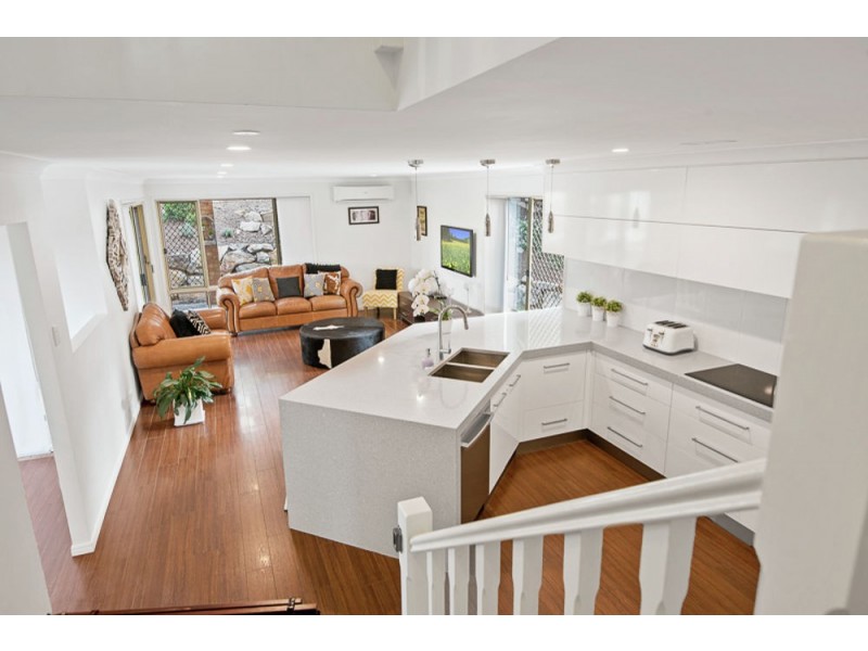 3 Myrtle Place, Albany Creek QLD 4035