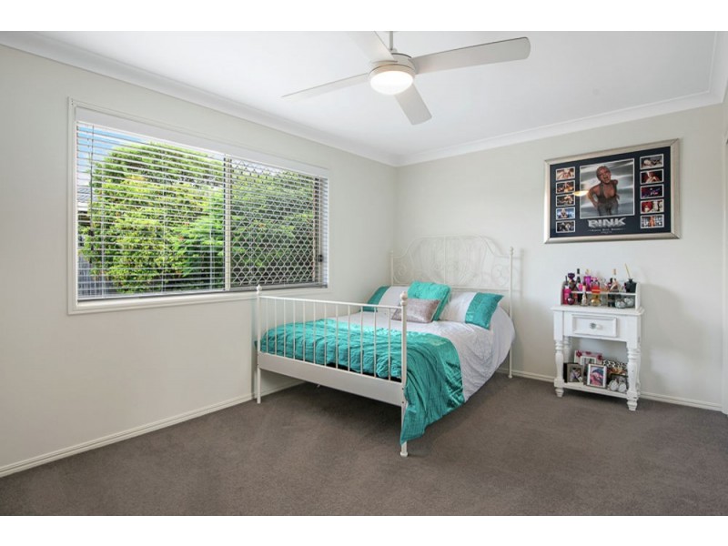 3 Myrtle Place, Albany Creek QLD 4035