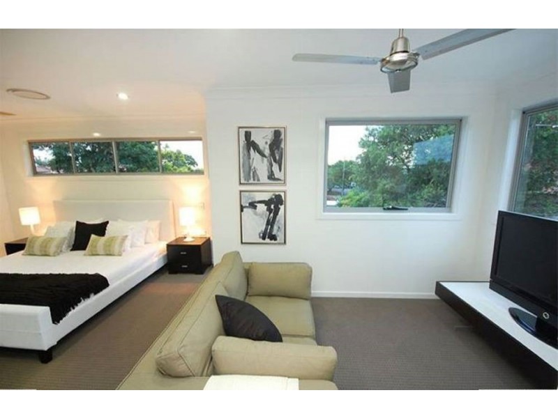 2A Rous Street, Hendra QLD 4011