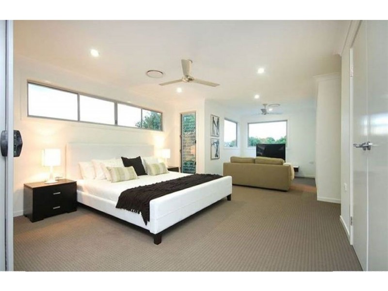 2A Rous Street, Hendra QLD 4011