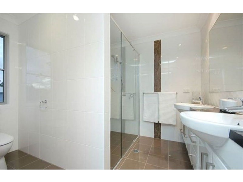 2A Rous Street, Hendra QLD 4011