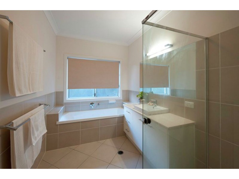 27 Station View Street, Mitchelton QLD 4053