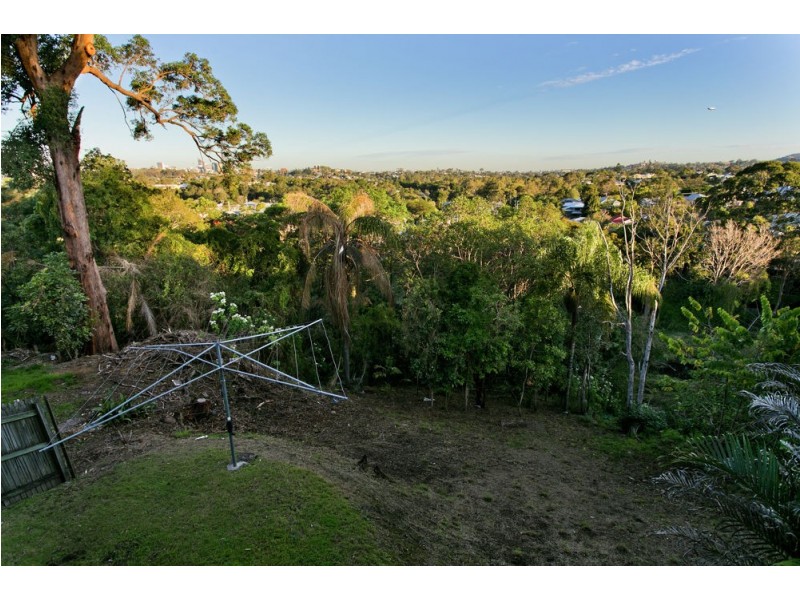 80 Willmington Street, Newmarket QLD 4051