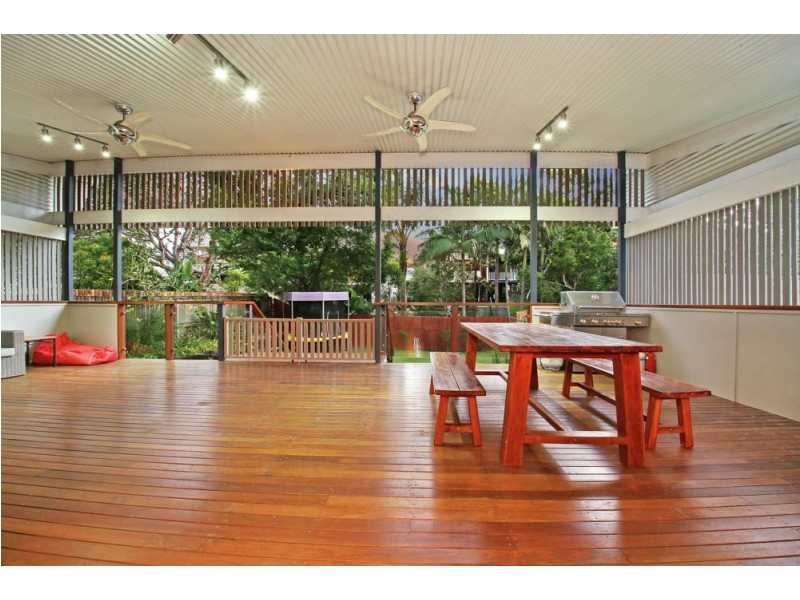 14 Cumberland Street, Windsor QLD 4030