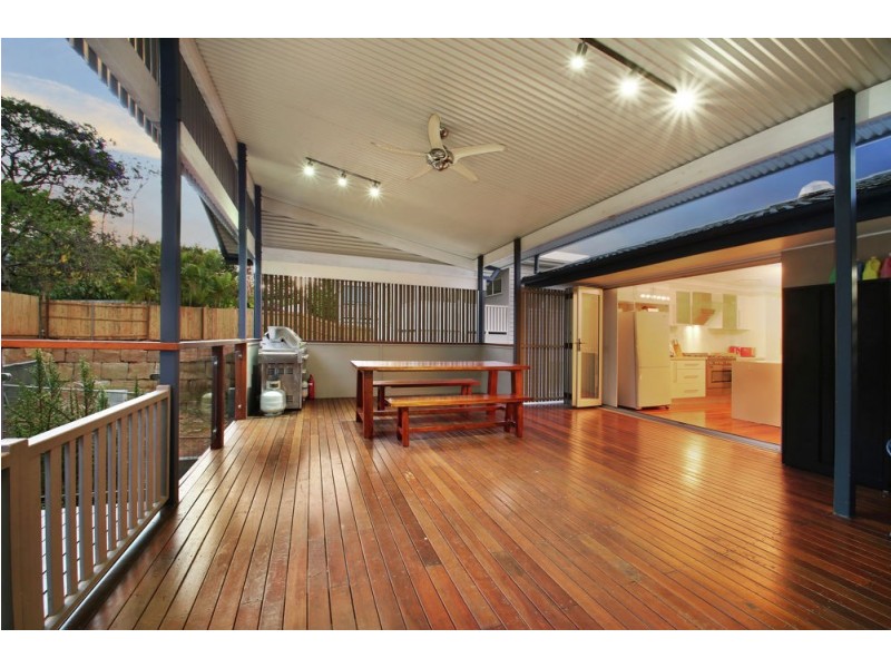 14 Cumberland Street, Windsor QLD 4030