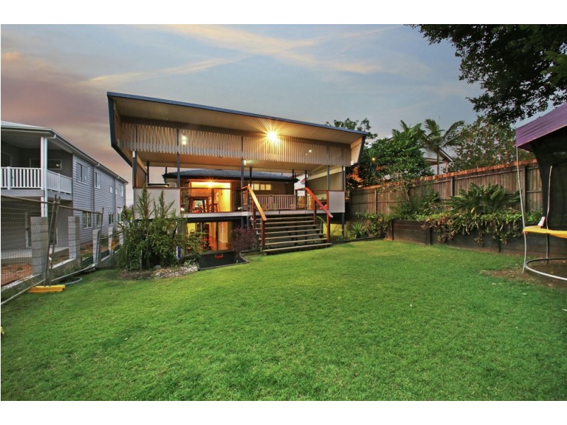 14 Cumberland Street, Windsor QLD 4030