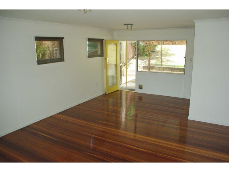 7 Dumbarton Drive, Kenmore QLD 4069