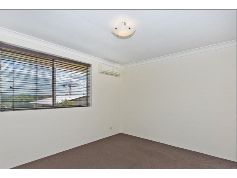 4/8 Zenith Avenue, Chermside QLD 4032