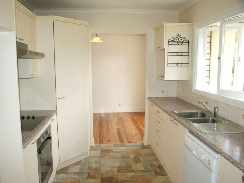 19 Mabb Street, Kenmore QLD 4069