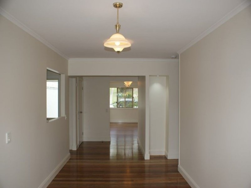 19 Mabb Street, Kenmore QLD 4069
