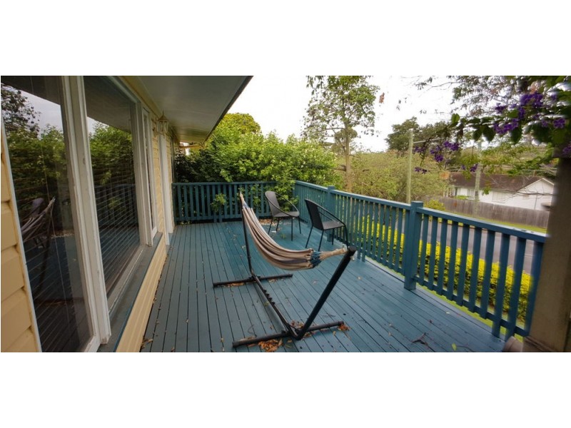 14 Cornhill Street, Kenmore QLD 4069