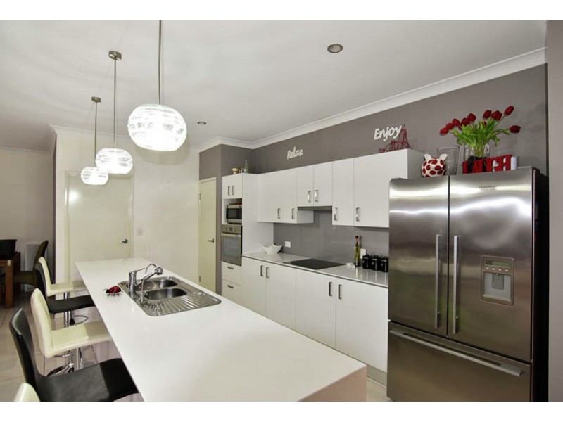 15 Stacey Close, Moggill QLD 4070