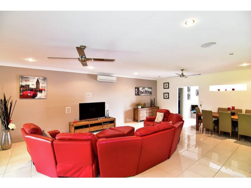 15 Stacey Close, Moggill QLD 4070