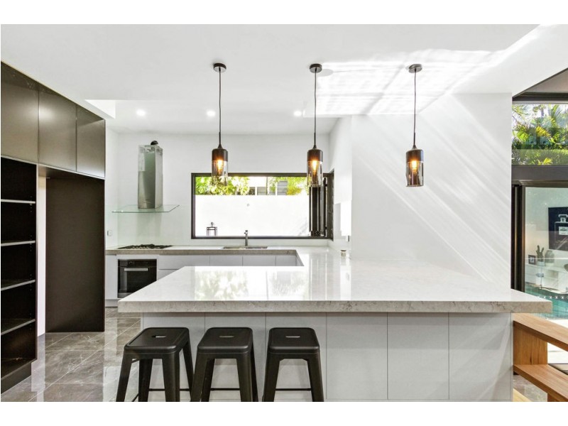 33 Joynt Street, Hamilton QLD 4007