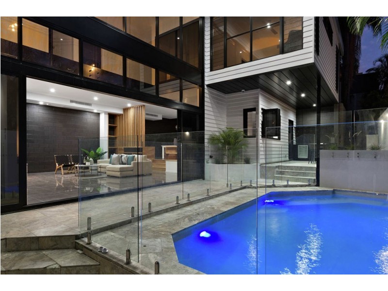 33 Joynt Street, Hamilton QLD 4007