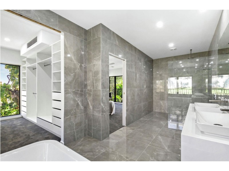 33 Joynt Street, Hamilton QLD 4007