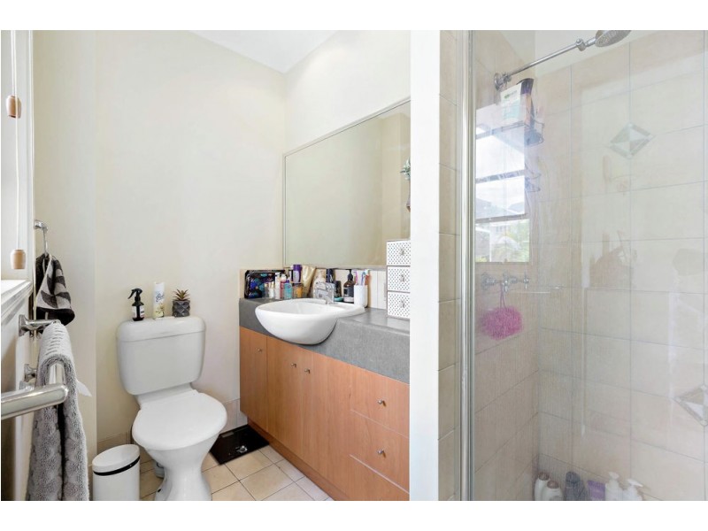 33 Kingsbury Street, Norman Park QLD 4170