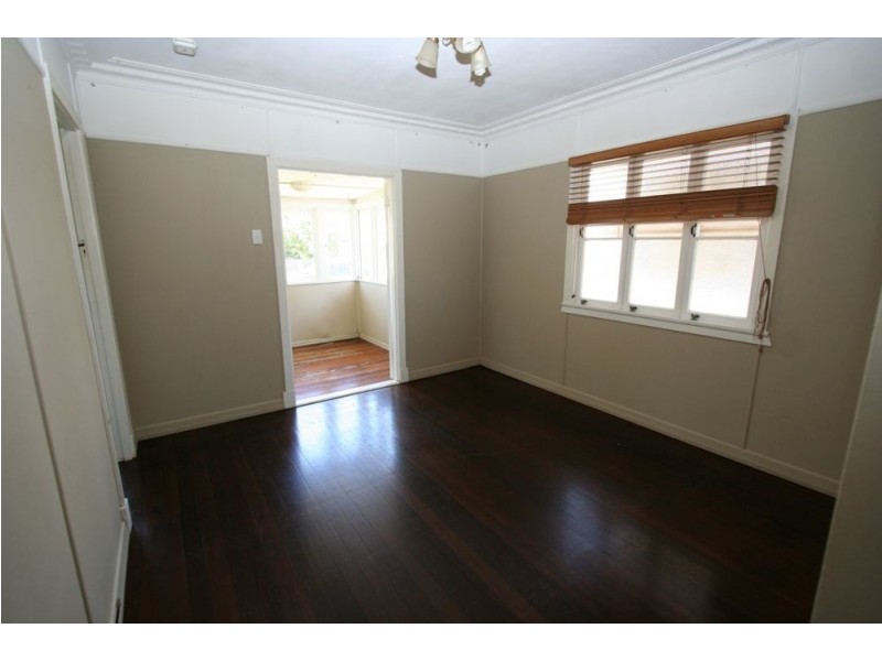 35 Faine Street, Manly West QLD 4179